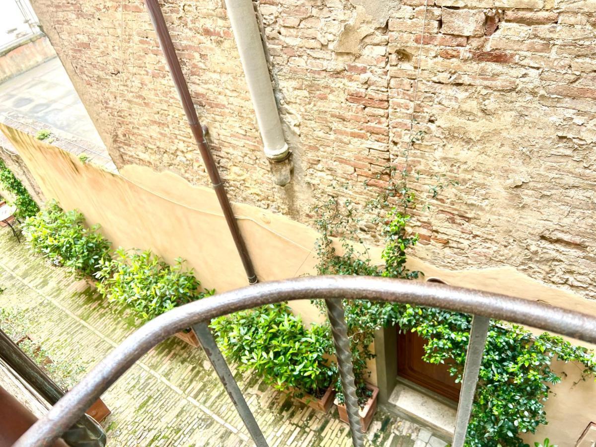 Gh Paradiso - Apartments Siena Exteriör bild